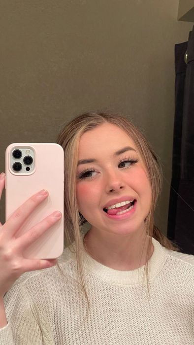 anniakyle2, 25 years old from Canada