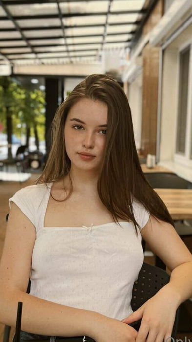 Linda225s, 20 years old from United States
