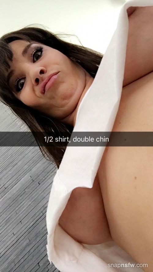 dana dearmond Snapchat Image: underboobs
