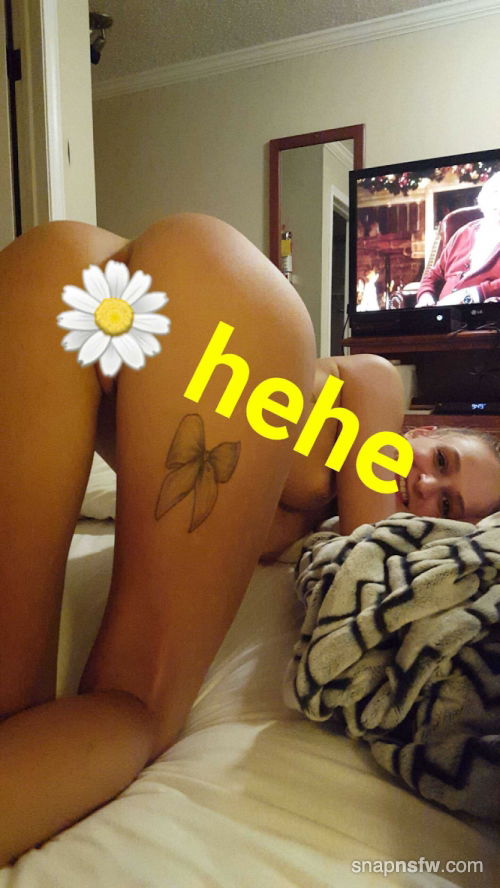 emma hix Snapchat Image: i would eat the flower hehe