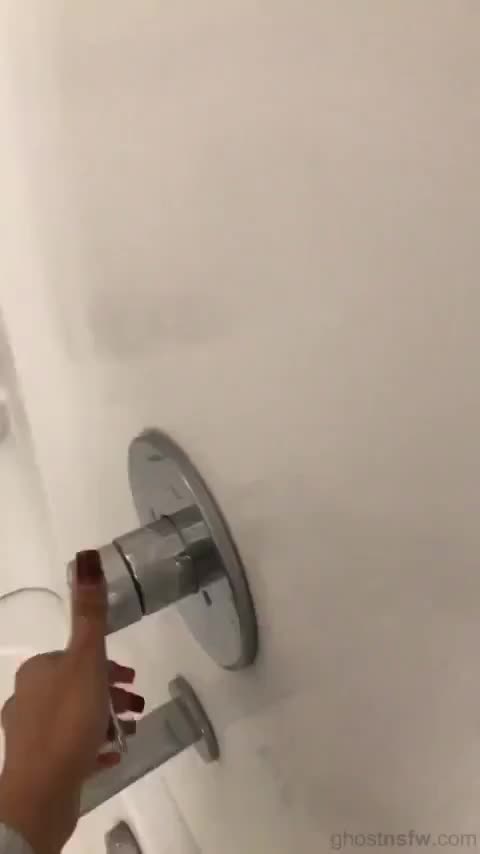 aaliyah hadid Snapchat Video: I was too dirty had to take a shower 