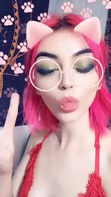 laiste girl Snapchat Video: Pink haired teen playing her clit