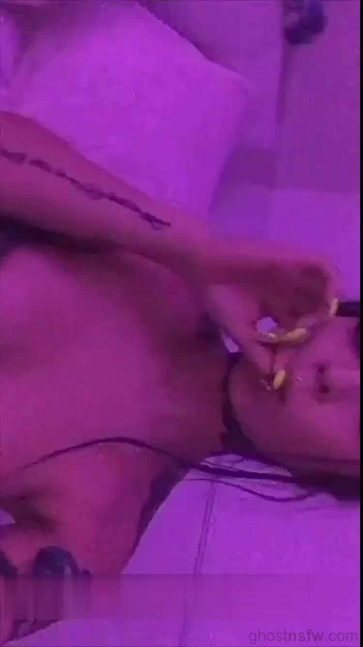taylor white Snapchat Video: Hot girl with her buttplug