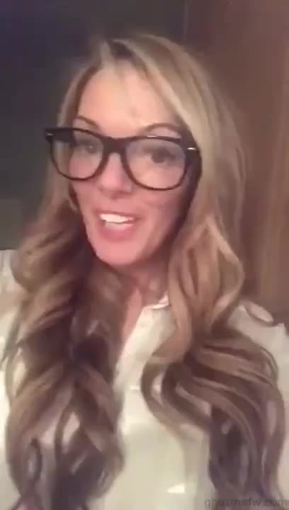 stacey saran Snapchat Video: Blowing the boss for promotion