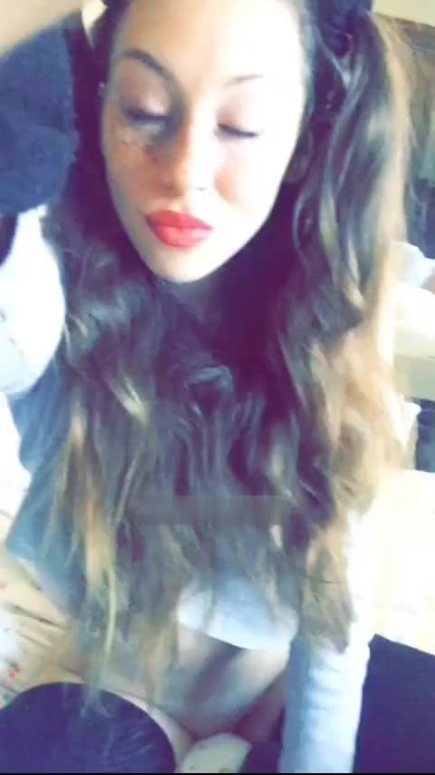 cherubesque Snapchat Video: Pigtailed teen loves rubbing her clit