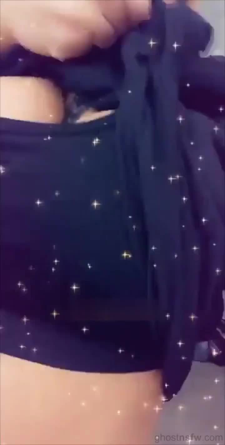 luna skye Snapchat Video: Babe sensually scrubbing her hot body