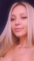 maliha, 20 years old from United States