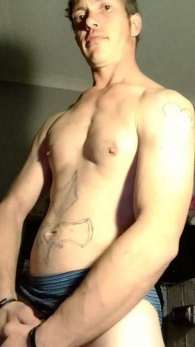mcneil, 35 years old from South Africa
