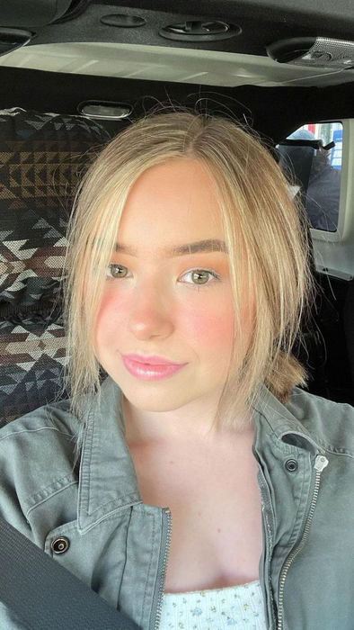 Emily35m, 20 years old from United States