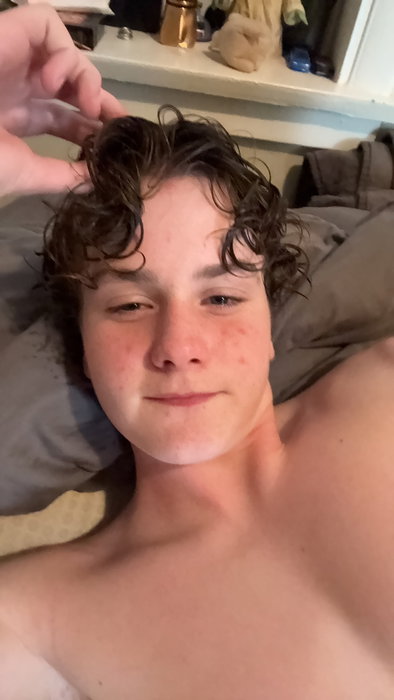 elliotlinderman5's kik sexting profile - 18 yo man from United States