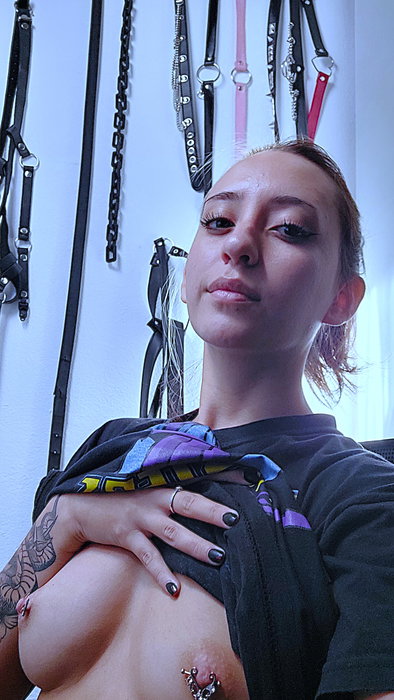 SingiLedanur's telegram sexting profile - 25 yo woman from Italy
