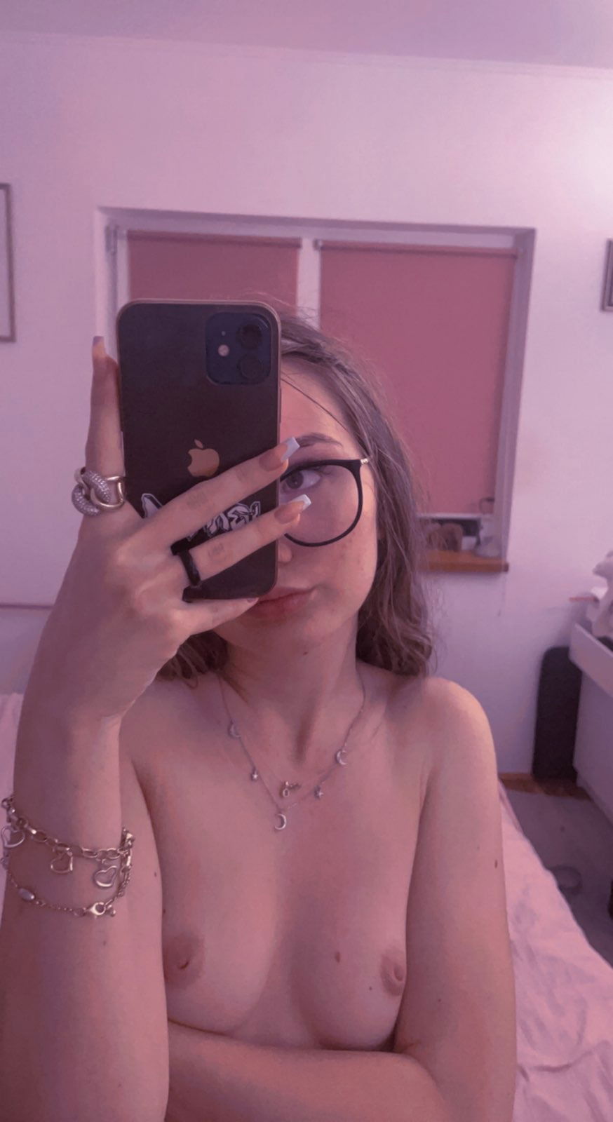 I am a girl looking for sexting partner telegram: @carley1536