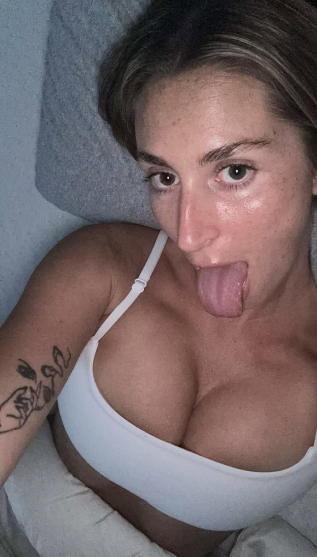 ferneliz's telegram photo - horny, dirty, xxx