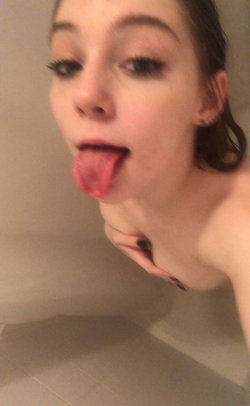 merrilove20's telegram gallery - sex, pussy, fuck, Nudes, Topless, Thong, Curvy, Brunette, Feet, Selfie (3/4)
