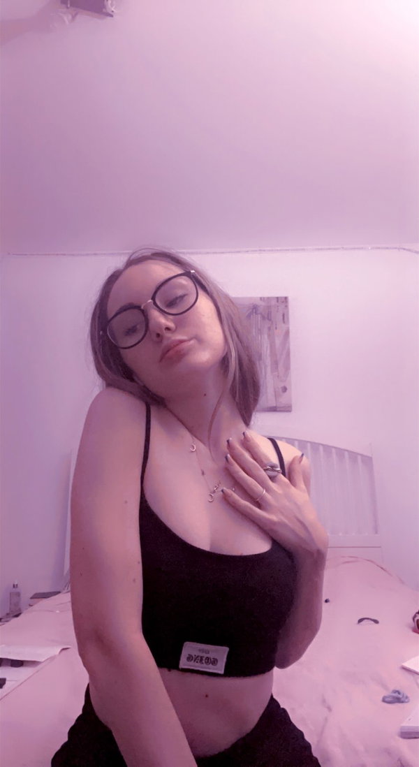 maddy-girl222's snapchat photo - nude, horny, pussy