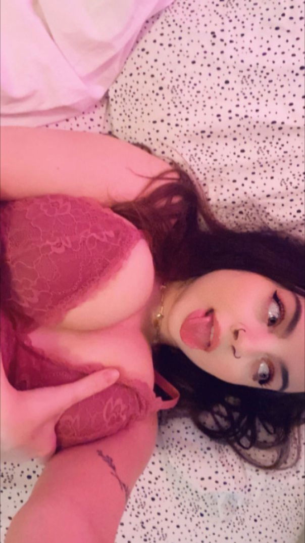 I'm available for hookup, video call, sexting, masturbation videos just add me on snap@enjoyerwin