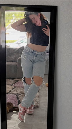 aarianaqueen's telegram photo - Thick, Brunette, Selfie