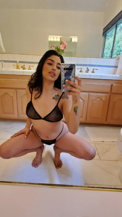 angelrose23554567's telegram gallery - horny, dirty, anal, Thong, Curvy, Brunette, Selfie, Tattoo (1/3)