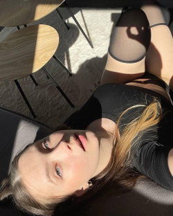 @danilee2023's telegram gallery - blowjob, milf, leaked, Topless, Thong, Thick, Blonde, Brunette, Selfie (2/3)