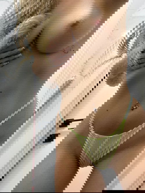 I’m available for hookup and any kind fun text  message bellaalian10@icloud +1(979362‑4192 ‪text me on telegram   https://t.me/esthre_