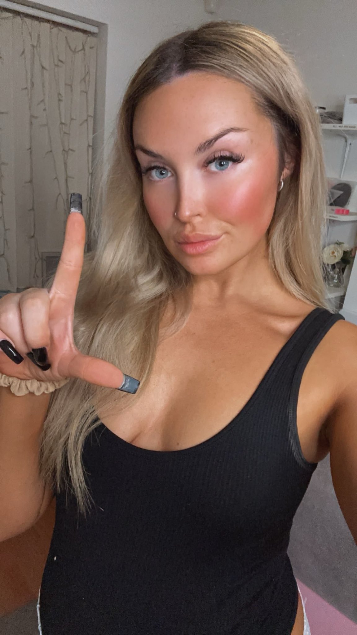 Serve little sluts! Inbox on Telegram: @annecarey