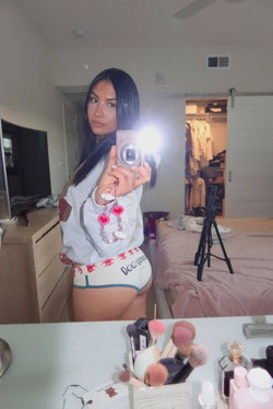 Devilsbby's telegram gallery - nude, porn, sex, horny, Nudes, Thong, Curvy, Brunette, Selfie (4/5)