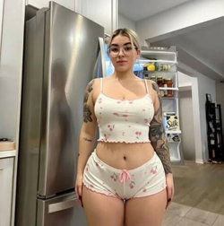 elioselenz's whatsapp gallery - Nudes, Topless, Thong, Thick, Curvy, Blonde, Feet, Selfie, Tattoo (3/4)
