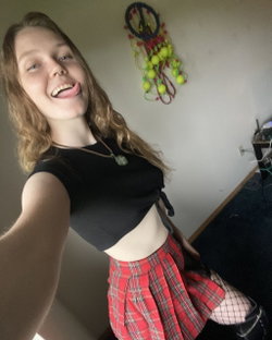 evelynx69's telegram photo - Brunette, Selfie