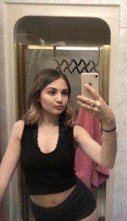 fskvsvbsnshw's snapchat photo - Brunette, Selfie