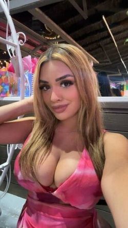 ekcatherinee6576's snapchat gallery - nude, dirty, fuck, Topless, Curvy, Big Boobs, Blonde, Brunette, Selfie (1/3)