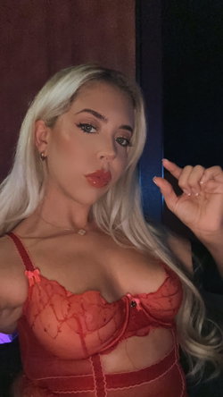 Goddessellakayneth's kik photo - Topless, Blonde, Selfie