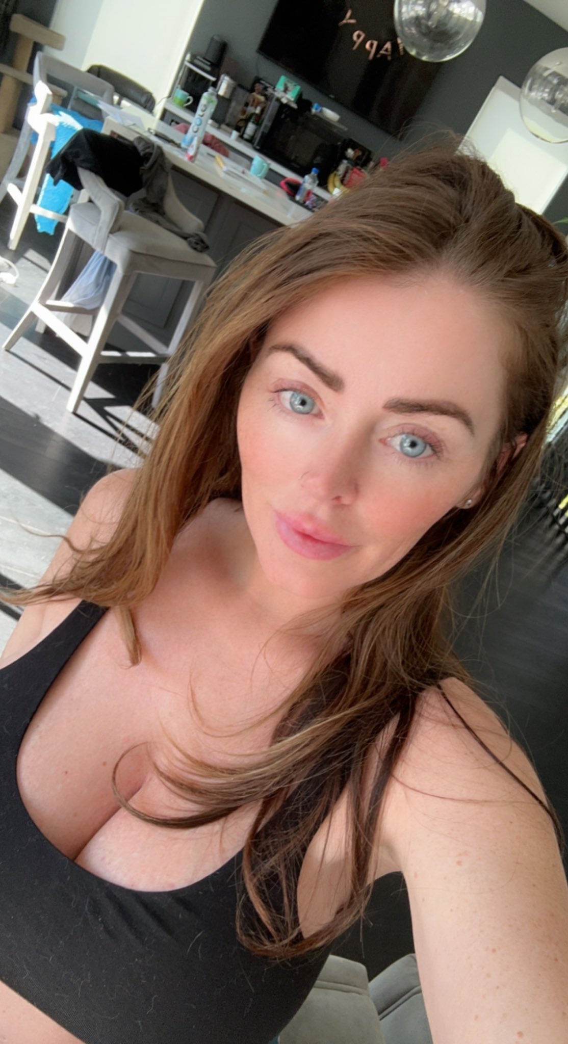 graysonnatalie01's whatsapp photo