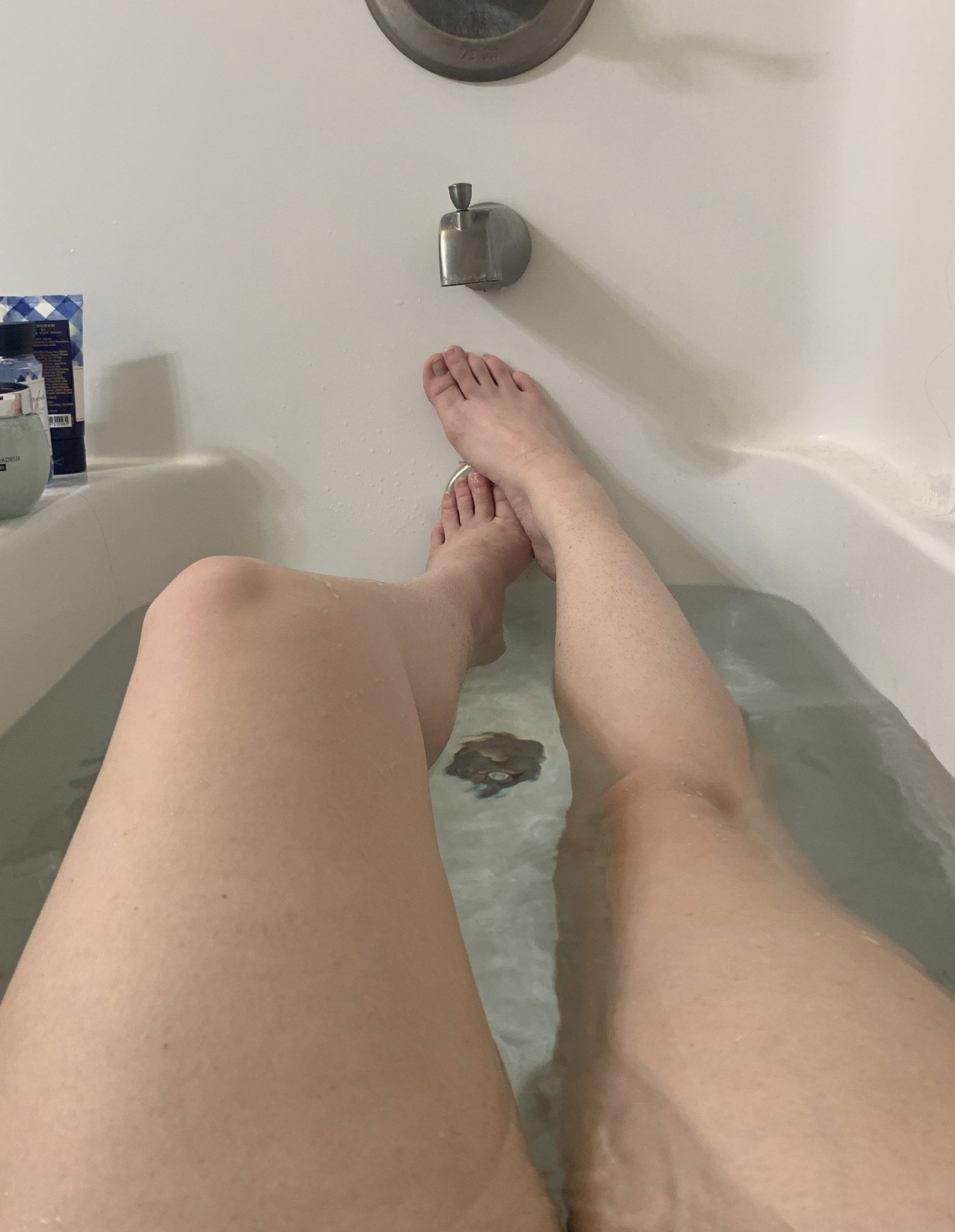 20[F4M] Lets trade pics and cum Telegram =@lunakj875 Kik add me= lunakj875