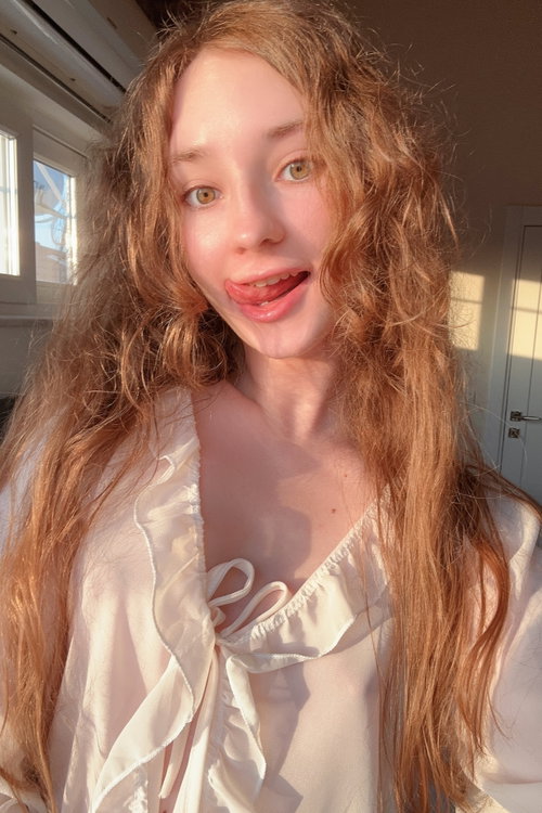 jane2542's snapchat gallery - Redhead, Brunette, Selfie (1/3)