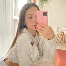 jeeci4691's telegram photo - Brunette, Selfie