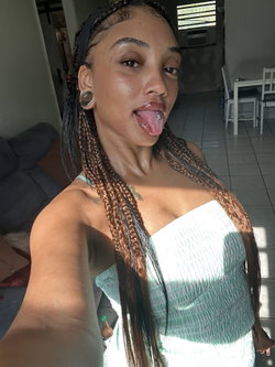 joycetrace7549's telegram gallery - Curvy, Brunette, Ebony, Selfie, Tattoo (1/3)