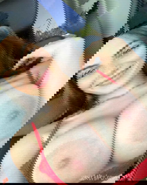 Sexting with live nudes and vids