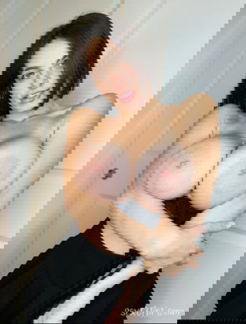 Nudes and vids, Sexting