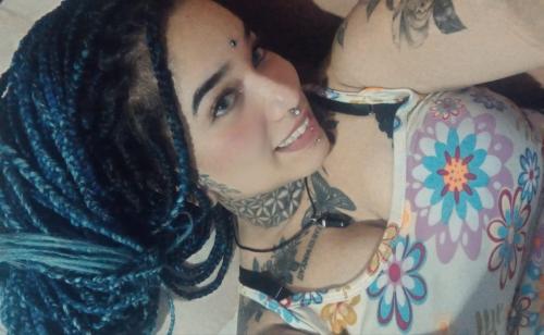 F23~ I want a new pathetic slave, Kik: gabrielabella4