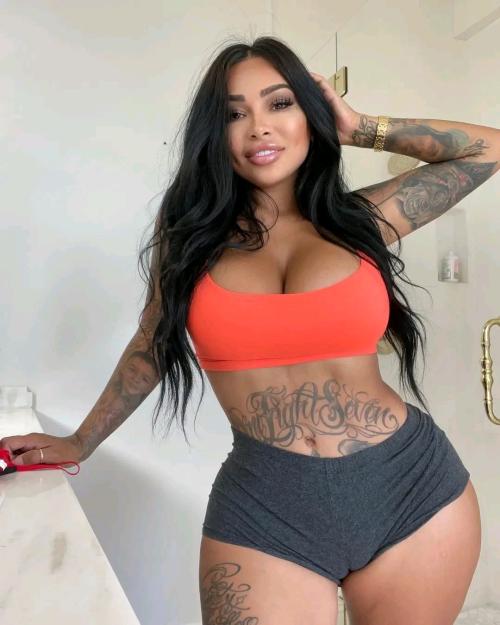 I'm available for sex call and sex hookup Hmu on snapchat:becy5b and telegram:Becy12v