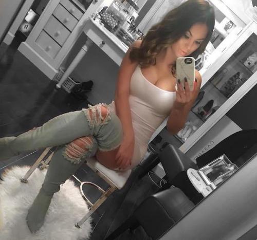 I am sexy girl looking for crazy guy
