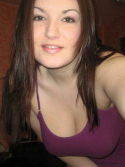 danilee2O23's kik photo - boobs, fingering, sexy, Topless, Brunette, Selfie