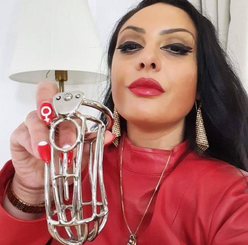 Am a professional mistress looking for a long time commitment , obedient trustworthy and loyal slave that can be owned by me