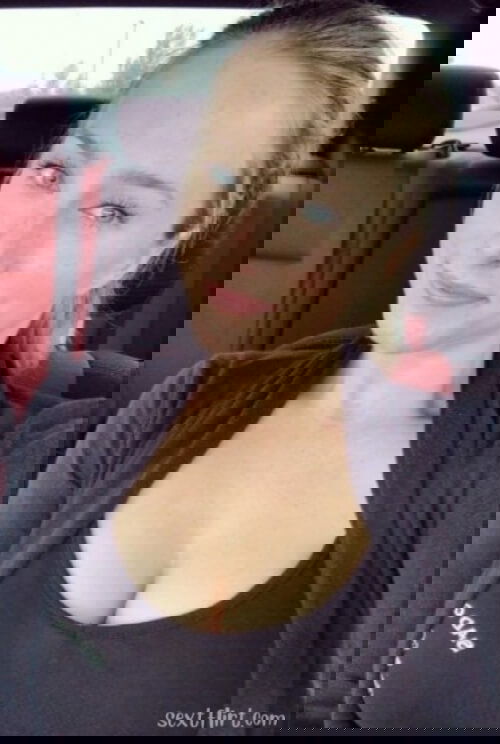 want some hot pic and sexting partner?