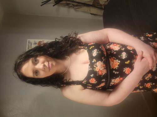 Married/masseuse/Ass cleaning pig. Put my fat ass to work! Renting my fat ass out of my parlor. Kik for details.