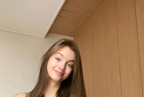 Im horny and getting wet Add me telegram = eolivr21