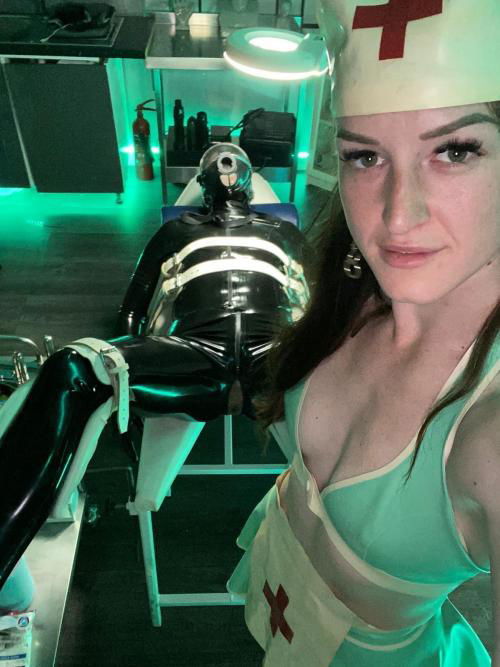 A mistress looking for submissive
