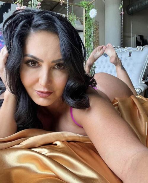 bigmommyxo's telegram photo - horny, sexy, dirty
