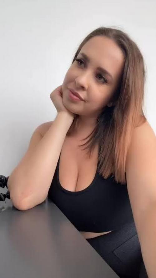 Text me on kik:mistressrit