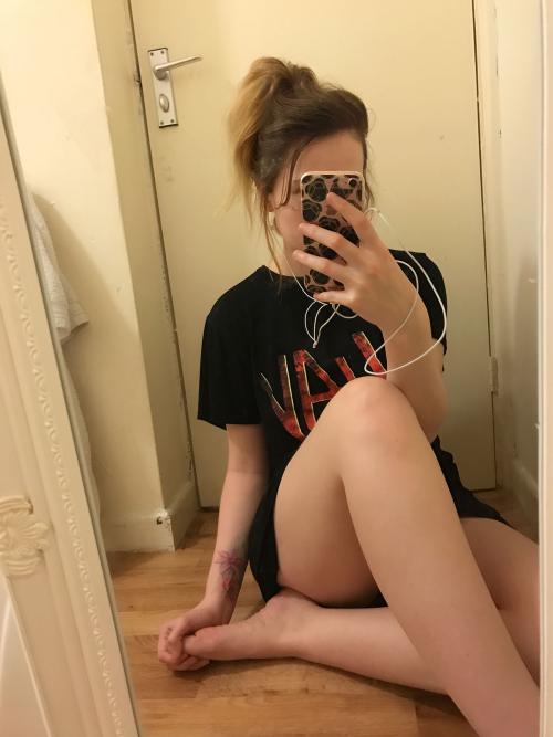 I'm horny KIK ME: miaprincess19